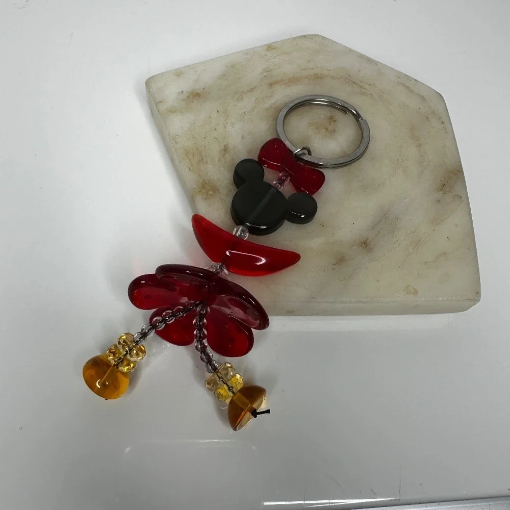 Vintage Disney Minnie Mouse keychain w/beaaded design silver tone keyring